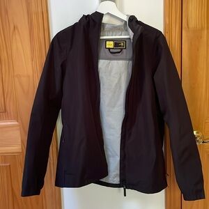 Lolë black raincoat size S